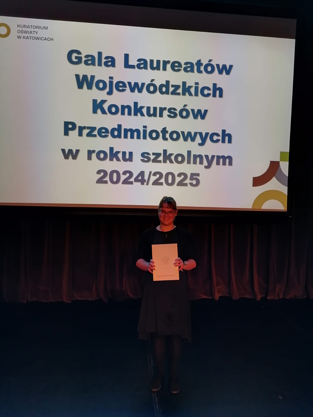 Uczennica na Gali Laureatów